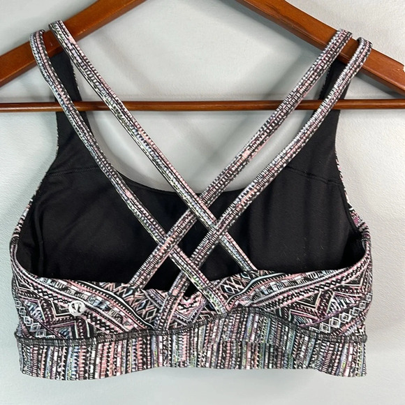 LULULEMON Energy Bra Tribal Pace Pink Blue Black Luxtreme Training Sport Size 8 - Picture 6 of 9